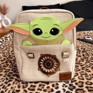 Star Wars Baby Yoda lounge fly